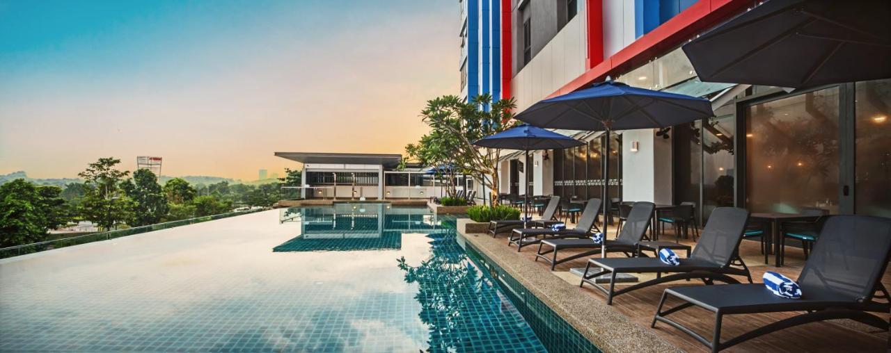 נוסג'יה Sunway Hotel Big Box מראה חיצוני תמונה